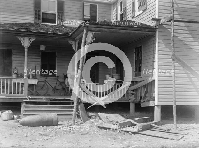 Indian Head, Md. Navy Proving Ground - Residence of George Swann..., 1916. Creator: Harris & Ewing.