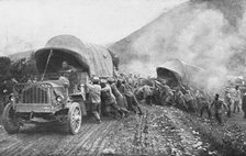 'La Campagne Macedonienne; le ravitaillement par camions automobiles sur la route de Florina..., 191 Creator: Unknown.