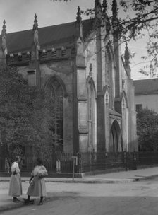 Old Huguenot church, 136 Church Street, Charleston, South Carolina, between 1920 and 1926. Creator: Arnold Genthe.