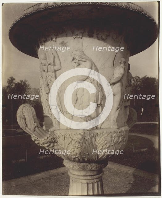 Versailles, Vase par Cornu, 1904. Creator: Eugene Atget.
