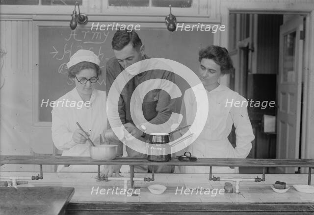 Gladys Kierstead, Emma Hanks [i.e. Hanko], 13 Aug 1917. Creator: Bain News Service.