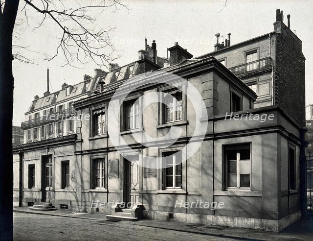 Louis Pasteur, exterior of Ecole Normale Supérieure, c1900s. Creator: Giraudon.
