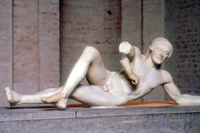 Fallen warrior from the West Pediment of the Temple of Aphaia, Aegina, Greece, c500 480 BC. Artist: Unknown