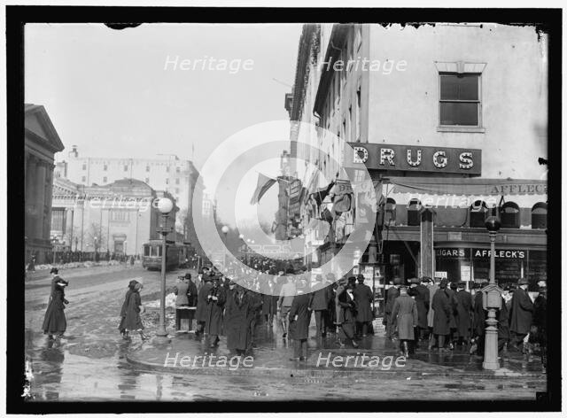 F Street, Washington, D.C., between 1913 and 1918. Creator: Harris & Ewing.