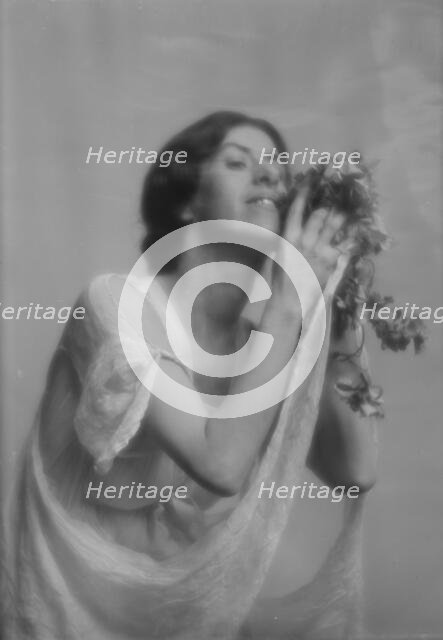 Morton, Isabella, Miss, 1913 Feb. 5. Creator: Arnold Genthe.