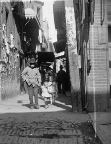 The alley, Chinatown, San Francisco, between 1896 and 1906. Creator: Arnold Genthe.