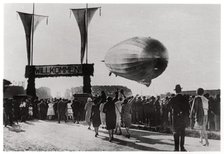 Zeppelin LZ 127 'Graf Zeppelin' landing at Friedrichshafen, Germany, 1933. Artist: Unknown