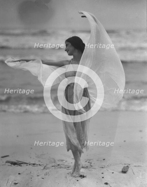 Block, Stella, Miss, 1921 July 30. Creator: Arnold Genthe.