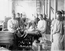Okulov textile bag factory. Kulotino, 1905. Artist: Anonymous  