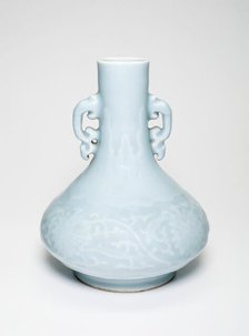 Vase with Leaf Scroll Handles and Floral Spray Design, Qing dynasty, Qianlong reign, (1736-1795). Creator: Unknown.