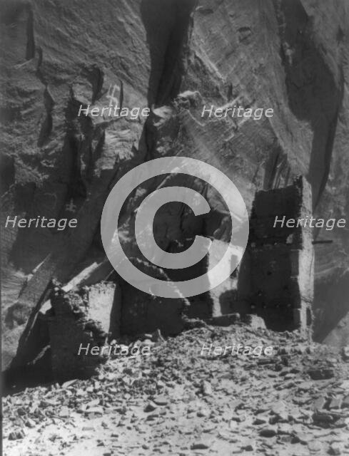 Antelope Ruin, Cañon del Muerto-Navaho, c1907. Creator: Edward Sheriff Curtis.