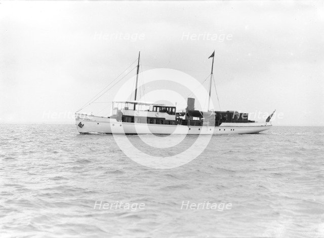 The steam yacht 'Sardonyx' at anchor, 1913. Creator: Kirk & Sons of Cowes.