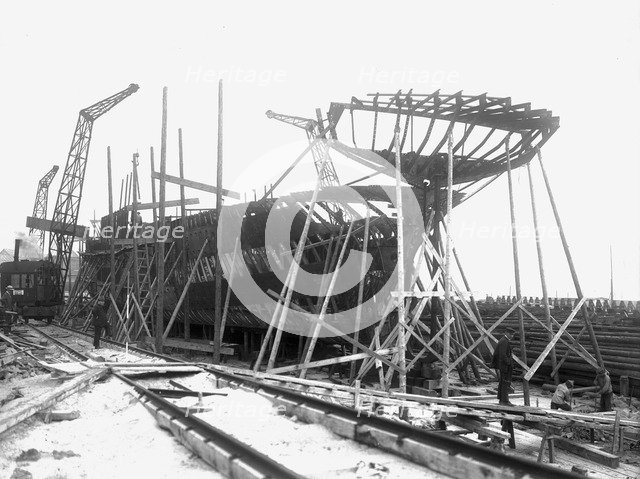 Construction of the SS 'Torild', first ship built at the Landskrona Shipyard, Sweden, 1918. Artist: Unknown