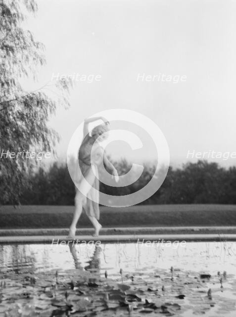 Marion Morgan dancers, between 1914 and 1927. Creator: Arnold Genthe.