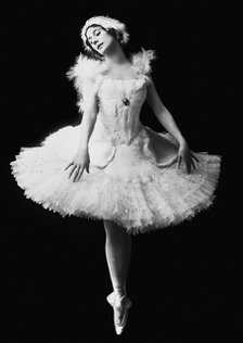 Anna Pavlova in the ballet The Dying Swan by Camille Saint-Saëns, c. 1910.