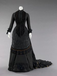 Dinner dress, Spanish, 1880. Creator: Unknown.