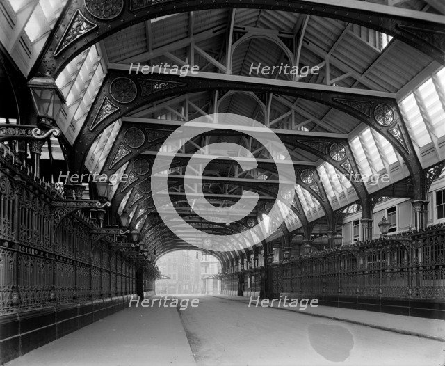 Grand Avenue, Smithfield Market, London.  Artist: Bedford Lemere and Company