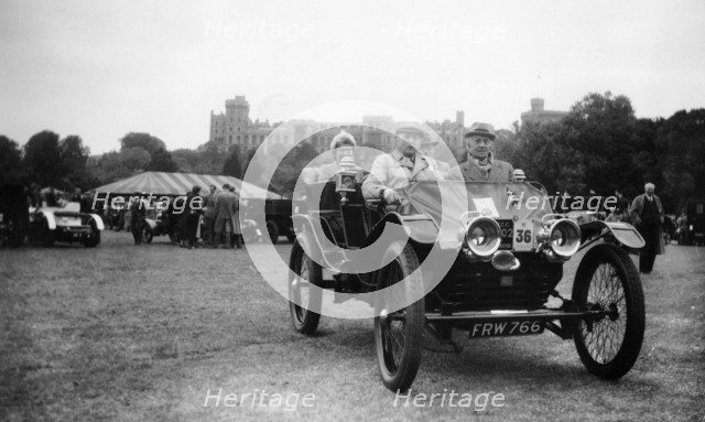 A 1902 Lanchester in the VCC Coronation Rally, Windsor, Berkshire, 1953. Artist: Unknown