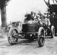 1905 Darracq 200hp V8, Algernon Lee Guinness. Creator: Unknown.