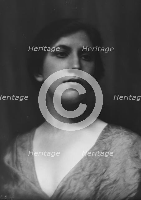 May, Miss, portrait photograph, 1913. Creator: Arnold Genthe.