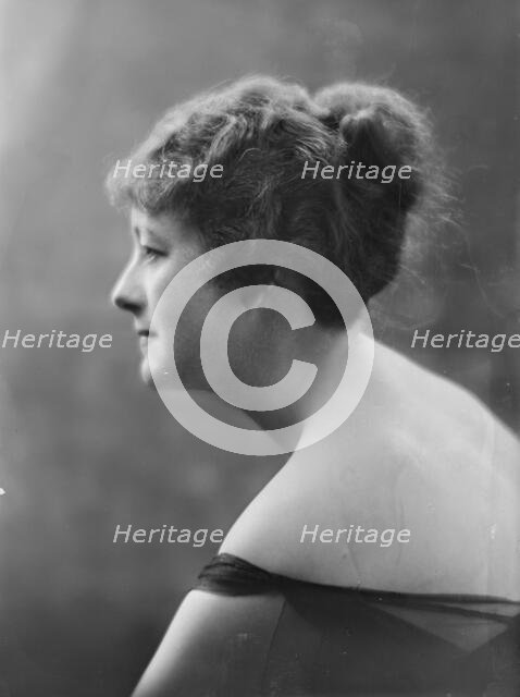 Mrs. McKinney, (Mrs. Hart O. Berg), portrait photograph, 1919 June 12. Creator: Arnold Genthe.