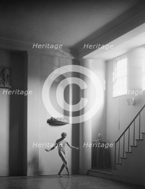 Florence Noyes dancers, between 1915 and 1918. Creator: Arnold Genthe.