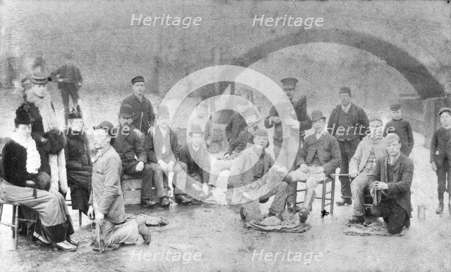 The River Trent frozen at Mill Bridge, Newark, Nottinghamshire, 1895. Artist: Unknown
