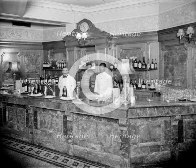 The marble 'Long Bar' in the Trocadero Restaurant, c1950. Artist: Unknown