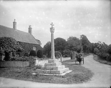 Saintbury Cross, Saintbury, Gloucestershire, c1860-c1922. Artist: Henry Taunt