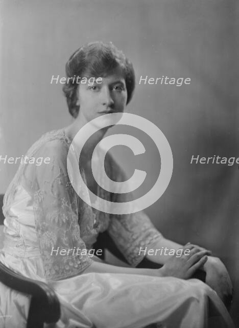 Mrs. L.R. Burch, portrait photograph, 1919 Feb. Creator: Arnold Genthe.