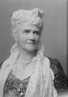 Cornwall, Charles, Mrs., portrait photograph, 1914 Aug. 6. Creator: Arnold Genthe.