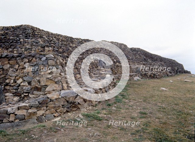 Barnenez Cairn (tumulus of Neolithic stone) were collective burials.