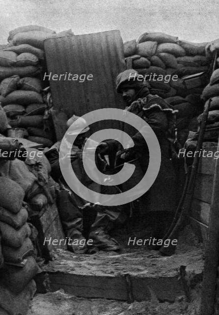 ''Bonne tranchee, bon equipement et bon "jus".1916. Creator: Unknown.