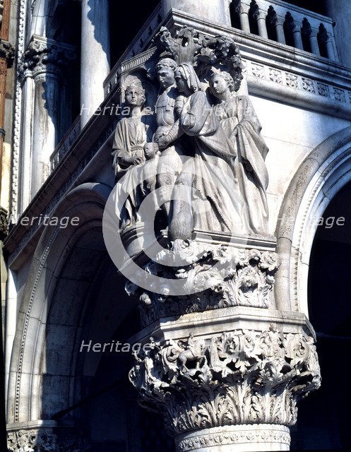  'The Judgment of Solomon', sculpture of 1404. Capital of the angle of the lower gallery of the D…