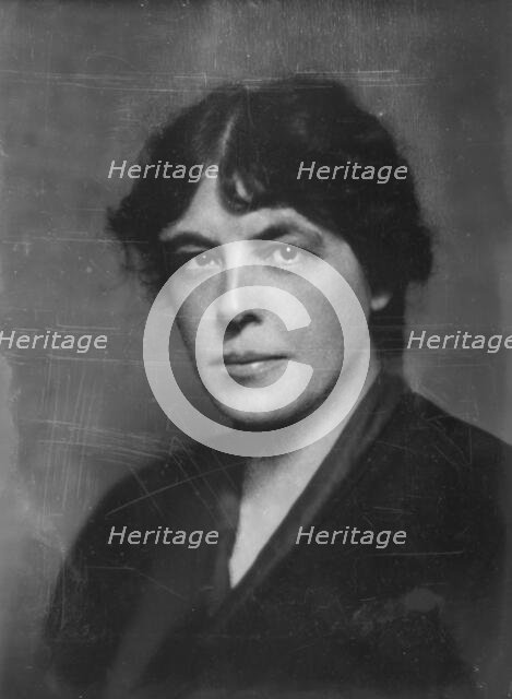 Fabyan, Mrs., portrait photograph, 1915 May 6. Creator: Arnold Genthe.