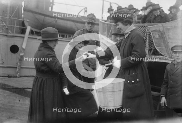 Unidentified men & women, between c1915 and c1920. Creator: Bain News Service.