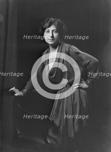 Mrs. Magre, portrait photograph, 1919 Sept. Creator: Arnold Genthe.