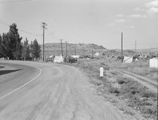 Squatter camp before season opens, Malin, Klamath County, Oregon, 1939. Creator: Dorothea Lange.