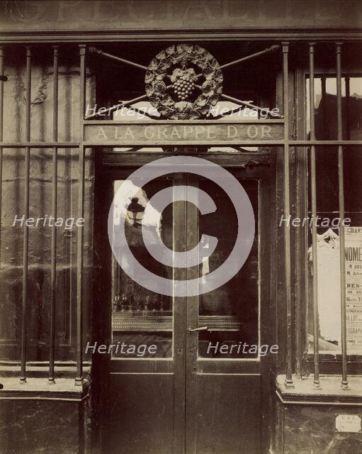 A la Grappe d'Or, 4 place d'Aligre, 1911. Creator: Eugene Atget.