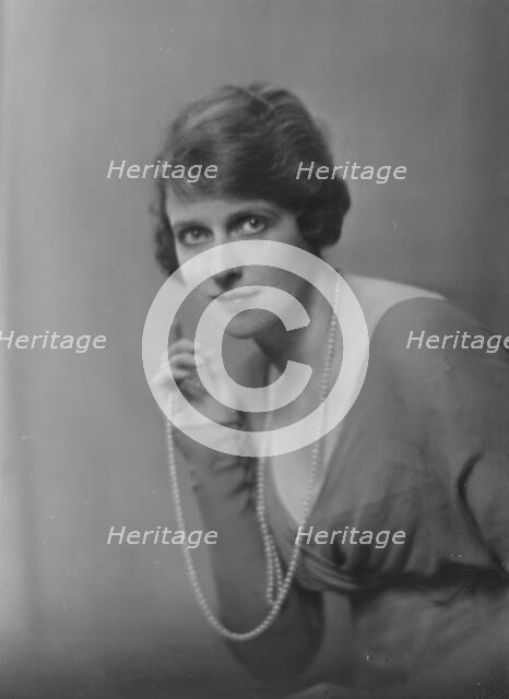 Mrs. James Hackett, portrait photograph, 1918 Oct. 9. Creator: Arnold Genthe.