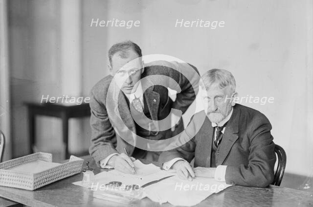 Frederick Mears, 1st Lt., Cav., U.S.A., left, with William C. Edes, 1914. Creator: Harris & Ewing.