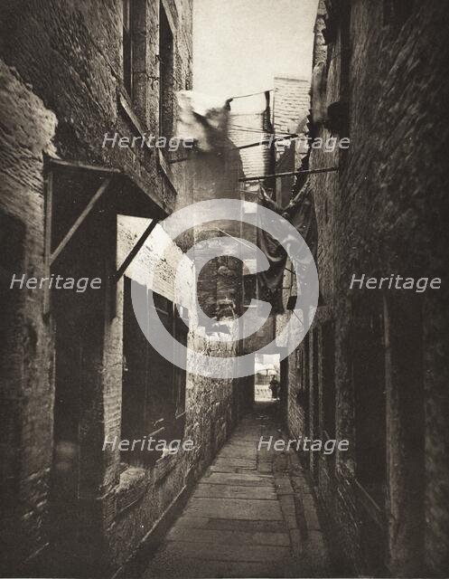 Close No. 101 High Street (#8), Printed 1900. Creator: Thomas Annan.