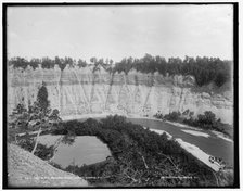 High banks, Genesee River, Mount Morris, N.Y., between 1890 and 1901. Creator: Unknown.