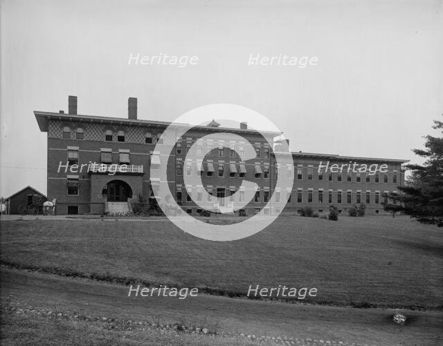 City hospital, Holyoke, Mass., between 1900 and 1910. Creator: Unknown.