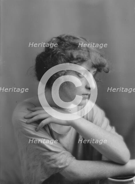 Hilda Kelleher, portrait photograph, 1934. Creator: Arnold Genthe.