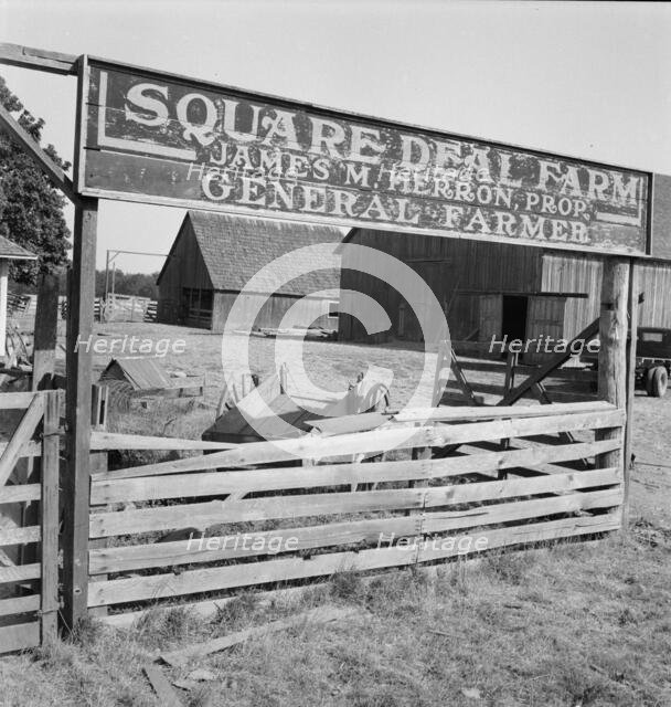 Note on changing rurual life, on U.S. 99, Williamette Valley, Benton County, Oregon, 1939. Creator: Dorothea Lange.