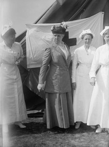Woman's National Service School Under Woman's Section, Navy League, Red Cross Nurses, 1916. Creator: Harris & Ewing.