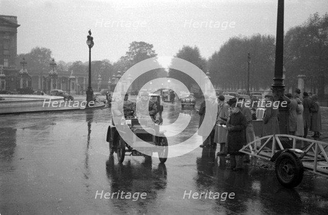 1904 Humberette on 1953 RAC Veteran Car Run London to Brighton Artist: Unknown.