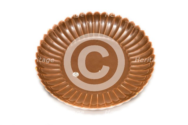 Chrysanthemum dish with cafe au lait monochrome glaze, 1723-1735. Artist: Unknown.