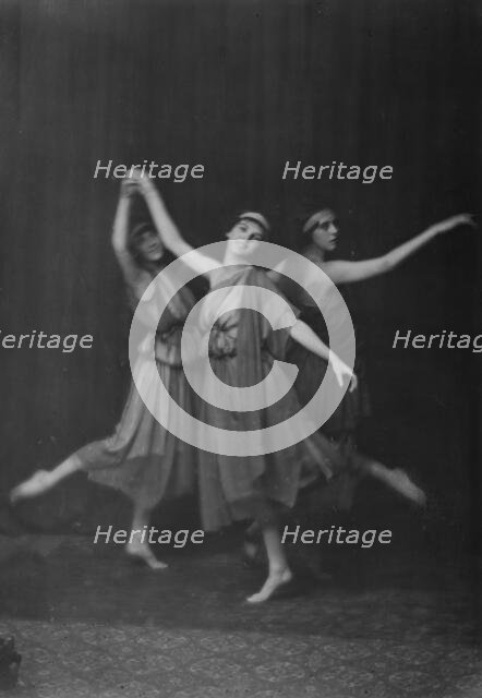 Marion Morgan dancers, between 1914 and 1927. Creator: Arnold Genthe.